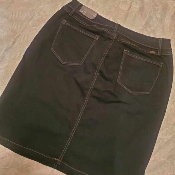 1822 Denim Skirt- Dark blue- Size 14 NWT - Picture 3 of 3